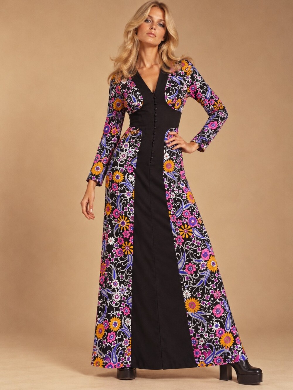True Vintage 70s Psychedelic Maxi Dress Size S/M Retro Long Sleeve